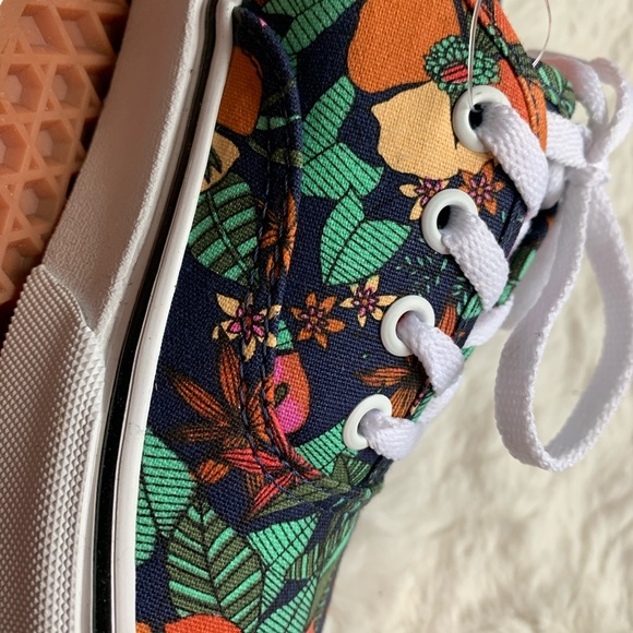 🛍Host pick🛍 Vans Old Skool MULTI TROPIC DRESS BLUE/TRUE WHITE. Size 6.5/7 - Picture 7 of 14